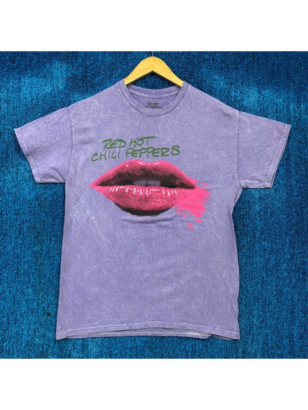 Red Hot Chili Peppers Lips Purple Rock T-Shirt Size Medium